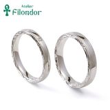 【アトリエフィロンドール】【彼女がそれも愛と呼ぶなら 着用モデル】MIORING 側面の和彫り彫刻がさりげなく煌めく鍛造結婚指輪　絲 -いと-