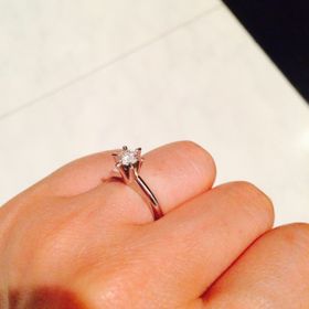 【ジュエリーツツミ(JEWELRY TSUTSUMI)の口コミ】 普段のお出かけにも気取らずつけられる、ダイヤの大きさ、指輪のデザイン…