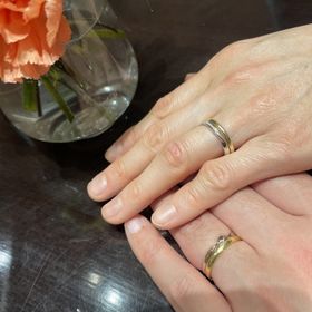 【ケイウノ ブライダル(K.UNO BRIDAL)の口コミ】 ねじりの入ったデザインが気に入りました。ねじりをダブルに増やしたくて…