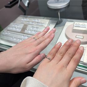 【アイプリモ(I-PRIMO)の口コミ】 シンプルなデザインの指輪で、リングがとても輝いて見えたので良かった。…