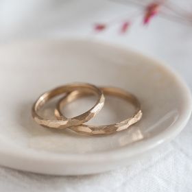 【Cayof(カヨフ)の口コミ】 指輪のデザインなどをオリジナルで選べるところです。指輪のデザインと色…