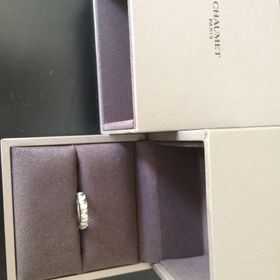 【ショーメ(CHAUMET)の口コミ】 普段使い出来て、シンプルすぎない物を探していた時に出会いました。
ダイ…