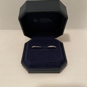 【ROYAL ASSCHER(ロイヤル・アッシャー)の口コミ】 シンプルすぎず派手すぎず品の良いものをと思い選びました。パンフレット…