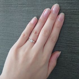 【俄(にわか)の口コミ】 彼が私のイメージに合わせてオーダーしてくれました。
ダイヤの大きさから…