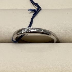 【Something Blue(サムシングブルー)の口コミ】 シンプルなデザインを探しており、試着しました。
女性はウェーブの部分に…