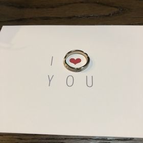 【Katamu(カタム)の口コミ】 人とは違う指輪が欲しくてこちらを選びました。いかにも結婚指輪という感…