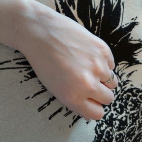 【俄(にわか)】の口コミ 控え目なダイヤモンドがあしらわれているような指輪を探していました。且つ...