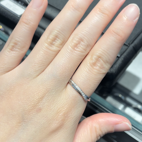 【エクセルコダイヤモンド(EXELCO DIAMOND)の口コミ】 シンプルなデザインの指輪にしか興味がなかったですが、こちらのダイヤモ…
