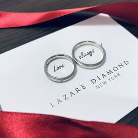 【ラザール ダイヤモンド(LAZARE DIAMOND)の口コミ】 このブランドの婚約指輪を貰ったのがきっかけです。結婚指輪も後日見に行…