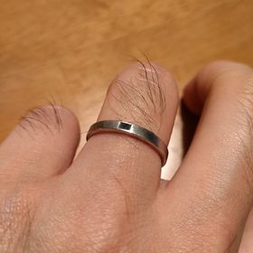 【ORECCHIO(オレッキオ)の口コミ】 購入の決め手は指輪の名前の意味です。
「あなたとふたり同じ歩幅で」に惹…