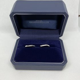 【銀座ダイヤモンドシライシの口コミ】 しっくりと指に馴染むウェーブに
愛着のわくデザインに一目惚れしました。…