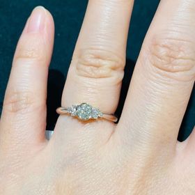 【TRECENTI(トレセンテ)の口コミ】 トレセンテの定番であり人気デザインのフローラから、サイドメレのついた…