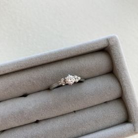 【銀座ダイヤモンドシライシの口コミ】 ダイヤモンドの輝きです。どの角度から見ても美しいです。専門のコンシェ…