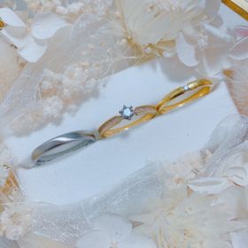 【ENUOVE(イノーヴェ)の口コミ】 たくさん画像検索しましたがデザインが1番好みでした。婚約指輪と結婚指輪…