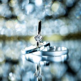 【銀座ダイヤモンドシライシの口コミ】 同じ種類の指輪で、それぞれの好みにアレンジしてオーダーできることが決…