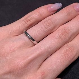 【ティファニー(Tiffany & Co.)の口コミ】 シンプルですが、結婚指輪には最適なシンプルさで気に入りました。価格も1…