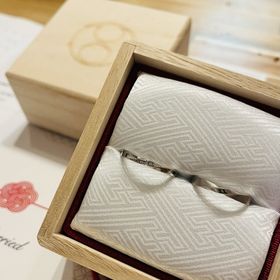 【TOMOE(トモエ)の口コミ】 ゼクシィの雑誌を読んでいたところTOMOEの指輪に目が止まり実際に見てみた…