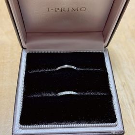 【アイプリモ(I-PRIMO)の口コミ】 2人とも華奢な手をしているため、比較的細めのリングであるヘラクレスは理…