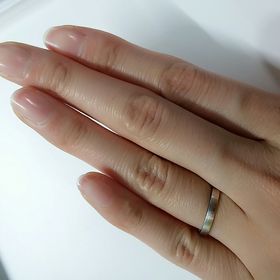 【Pfutze(プフッツェ)】の口コミ 結婚指輪は日常的に長くつけるものなので、かなり悩みました。当初は「杢目...