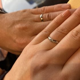 【ケイウノ ブライダル(K.UNO BRIDAL)の口コミ】 接客してくださった方が、とても明るく本当に指輪が好きで自身のブランド…