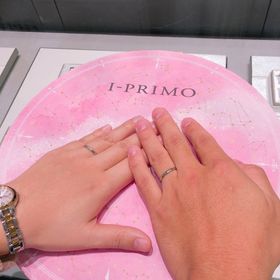 【アイプリモ(I-PRIMO)の口コミ】 リングに２本のラインが入っており、妻の指輪と合わせるとラインが繋がる…