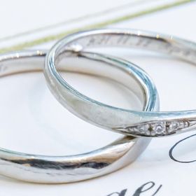 【銀座ダイヤモンドシライシの口コミ】 付け心地が華奢で普段使用するのに気にならなかったことと、婚約指輪を購…