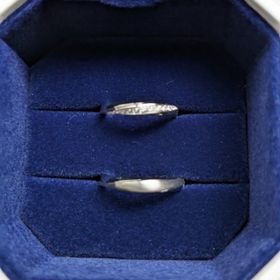 【4℃ BRIDAL(ヨンドシーブライダル)の口コミ】 最初は素朴な感じを考えていましたが、家に帰って二人で着用タイミングを…