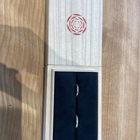 【出雲結(いずもゆい)の口コミ】 まずデザインがシンプルかつ上品でいいなと思いました。
複数の金属ででき…