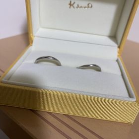 【ケイウノ ブライダル(K.UNO BRIDAL)の口コミ】 ぱっと見てシンプルでも、個性的なものがいいと思っていたのですが、二つ…