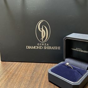【銀座ダイヤモンドシライシの口コミ】 シンプルでダイヤモンドがとても際立っているので気に入ってます。商品の…