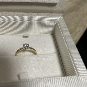 【AMOUR AMULET(アムール・アミュレット)の口コミ】 彼女が欲しがっていたデザインだったため、この指輪にしました。
店舗に行…