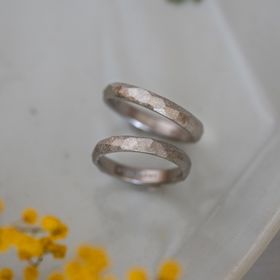 【Cayof(カヨフ)の口コミ】 HPでカヨフさんの指輪を見た時、デザインに一目惚れしここで作って貰いた…