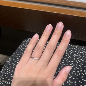 【銀座ダイヤモンドシライシの口コミ】 ダイヤモンドが細く横長に入っているデザインが、個人的に好きだったので…