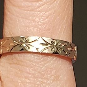 【IMMORTAL TOKOTOWA COLLECTION(イモータル トコトワ コレクション)】の口コミ 和風で幅の広い指輪を探していて、このブランドにたどり着きました。幅や形...