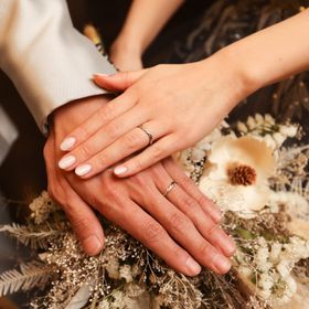 【Disney PRINCESS Rapunzel(ディズニープリンセスラプンツェル)の口コミ】 ディズニーが好きなのと、手にはめた時のフィット感が決め手でした。シン…