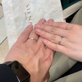 【SIENAROSE(シエナロゼ)の口コミ】 自分の肌の色がイエローベースのため、よくあるプラチナの色味よりは、ゴ…