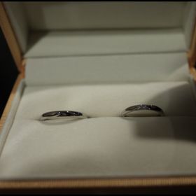 【ケイウノ ブライダル(K.UNO BRIDAL)の口コミ】 シンプルかつ上品なデザインが気に入り、こちらに決めました。セットリン…