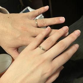 【CHRISTIAN BAUER(クリスチャンバウアー)の口コミ】 結婚指輪の希望として
1.つけた時に落ち着いた印象であること
2.着け心地…