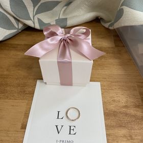 【アイプリモ(I-PRIMO)の口コミ】 結婚10周年で結婚指輪2個目を購入しました。
1個目はプラチナのシンプルな…