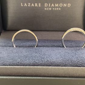 【ラザール ダイヤモンド【取扱店販売】の口コミ】 素材はこだわりなく、デザインと金額で決めました。
デザインに関してはシ…