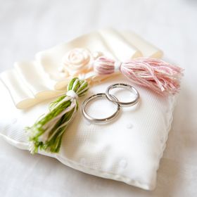 【ラザール ダイヤモンド(LAZARE DIAMOND)の口コミ】 ミル打ちタイプで探しており、丸みを帯びたものは他社でもいくつかありま…