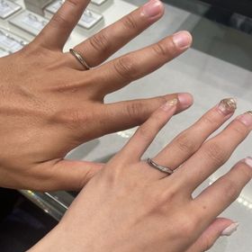 【アイプリモ(I-PRIMO)の口コミ】 捻れてるようなウェーブでダイヤも細かくたくさん散りばめられています。…