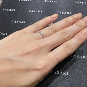 【TASAKI(タサキ)の口コミ】 レール留めハーフエタニティリングを探しており、
エスペランザ パヴェ20m…