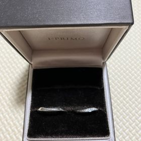 【アイプリモ(I-PRIMO)の口コミ】 夫の指輪と並べる事で、ウェーブラインが鏡のように向かい合い、ハートの…