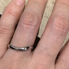 【アイプリモ(I-PRIMO)の口コミ】 ウェーブに一粒ダイヤがとっても可愛くて、指に馴染むデザインです。これ…