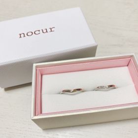 【nocur(ノクル)の口コミ】 価格も手軽で
指輪の内側に無料で彫刻をしてもらえる
プラス3000円で誕生…