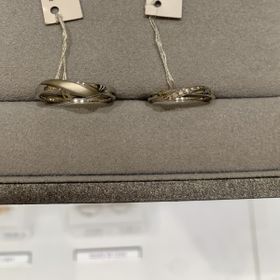 【STAR JEWELRY(スタージュエリー)の口コミ】 one heart
２つ並べるとハートの形になるので、このネーミング
新婦用はダ…