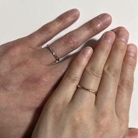 【One&Only(ワンアンドオンリー)の口コミ】 指輪の1番の決め手はデザインです。
希望のデザインは、シンプルで日常的…