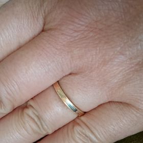 【LUCIE(ルシエ)の口コミ】 石が入っていない、シンプルデザインのものを探していました。普段使いす…