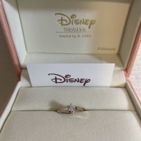 【ケイウノ ブライダル(K.UNO BRIDAL)の口コミ】 アリエルイメージの指輪で、細めのイエローベースな指ですが、ウェーブの…